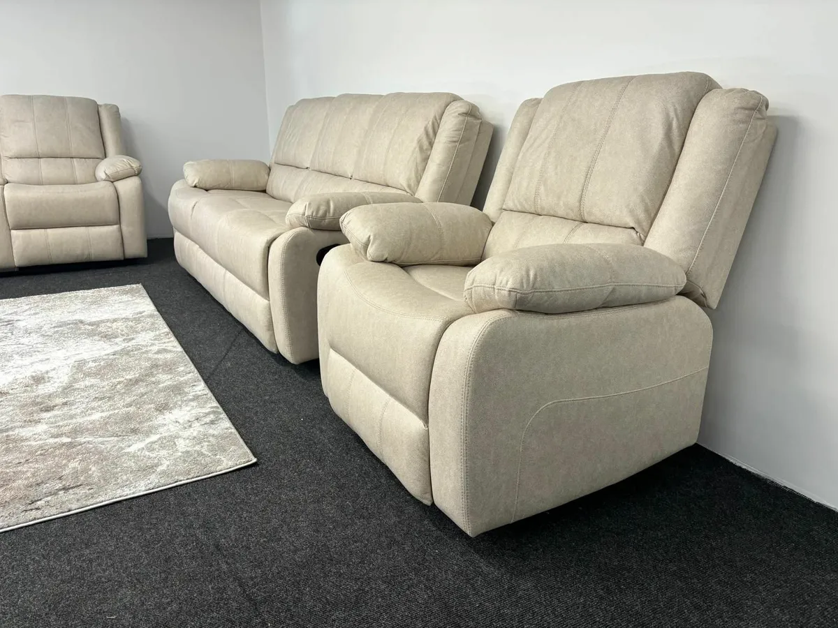 Super Sale on  Sofas Set - Image 4