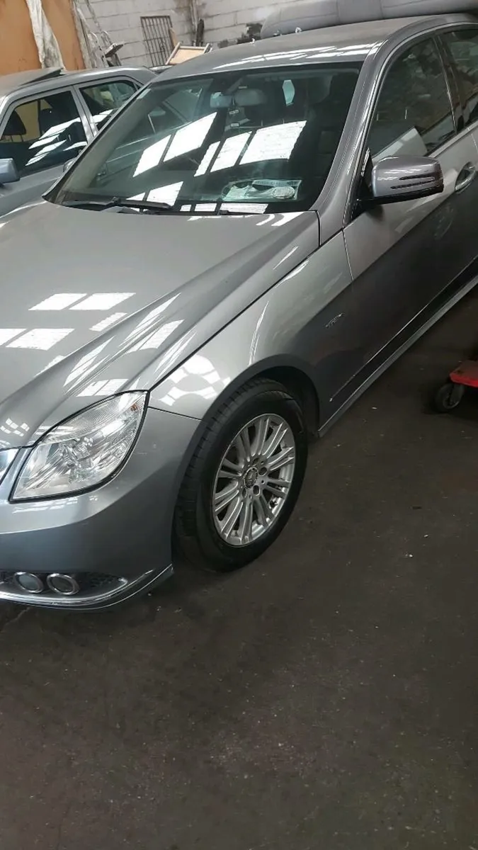 Mercedes e 220 cdi auto - Image 2