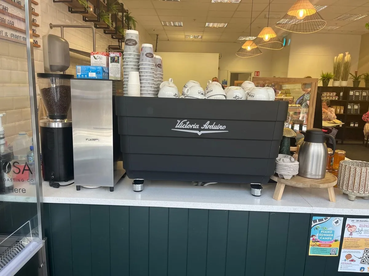 Cafe contents and furniture - Image 4
