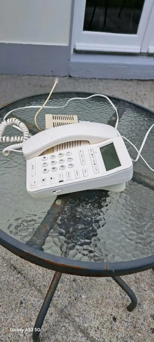 Late 80s phone - Image 2