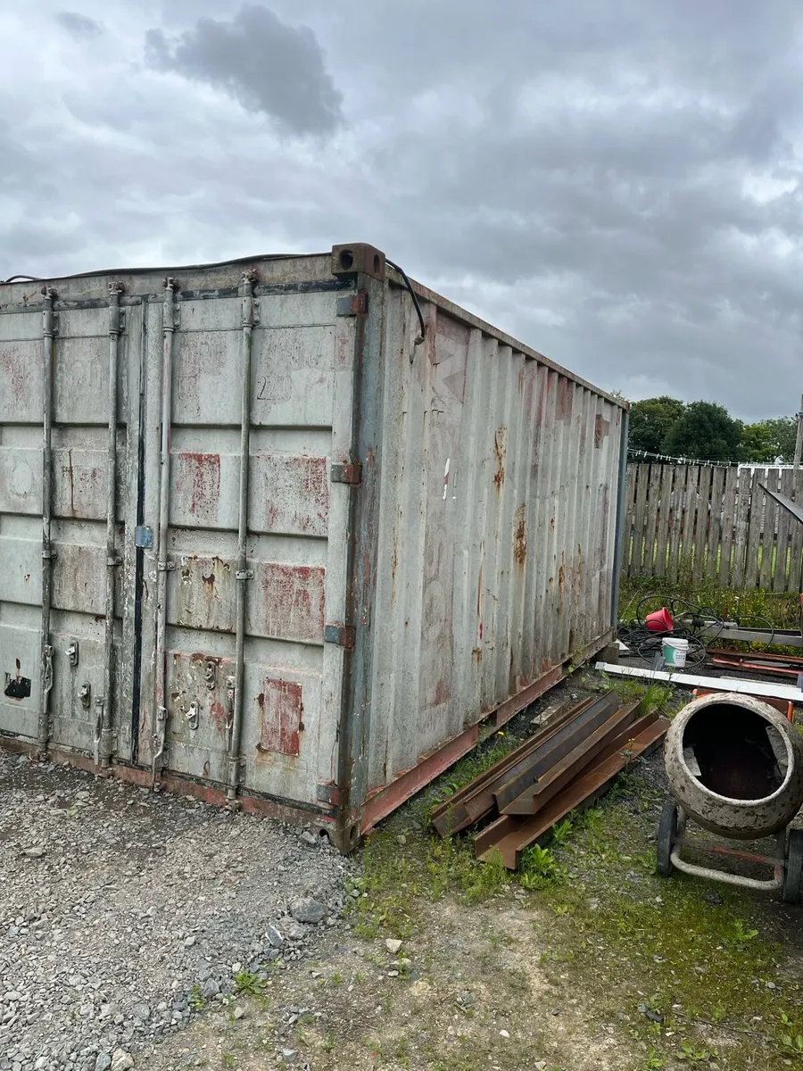 Container
