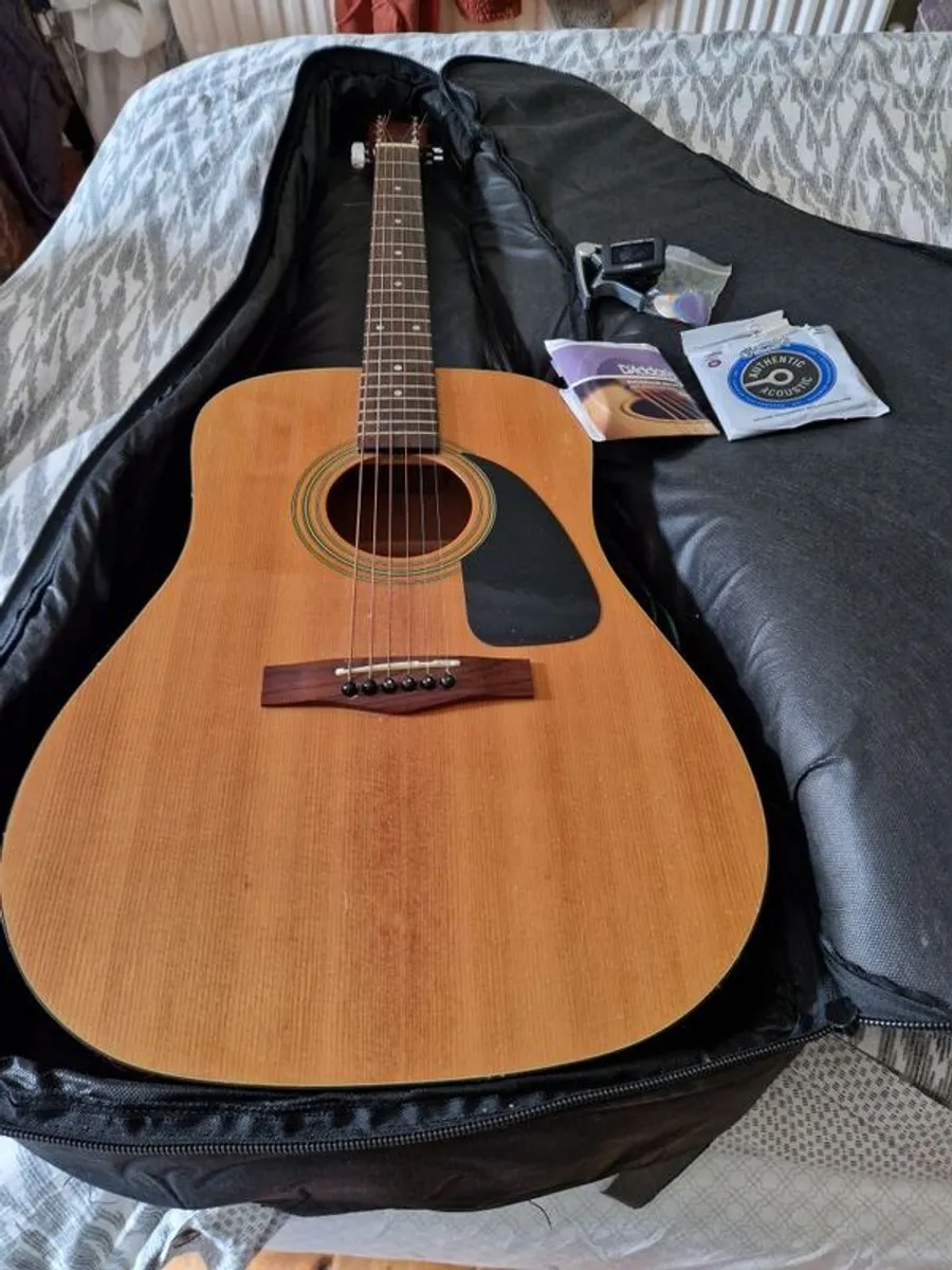 Guitar + case, strings,tuner + - Image 4
