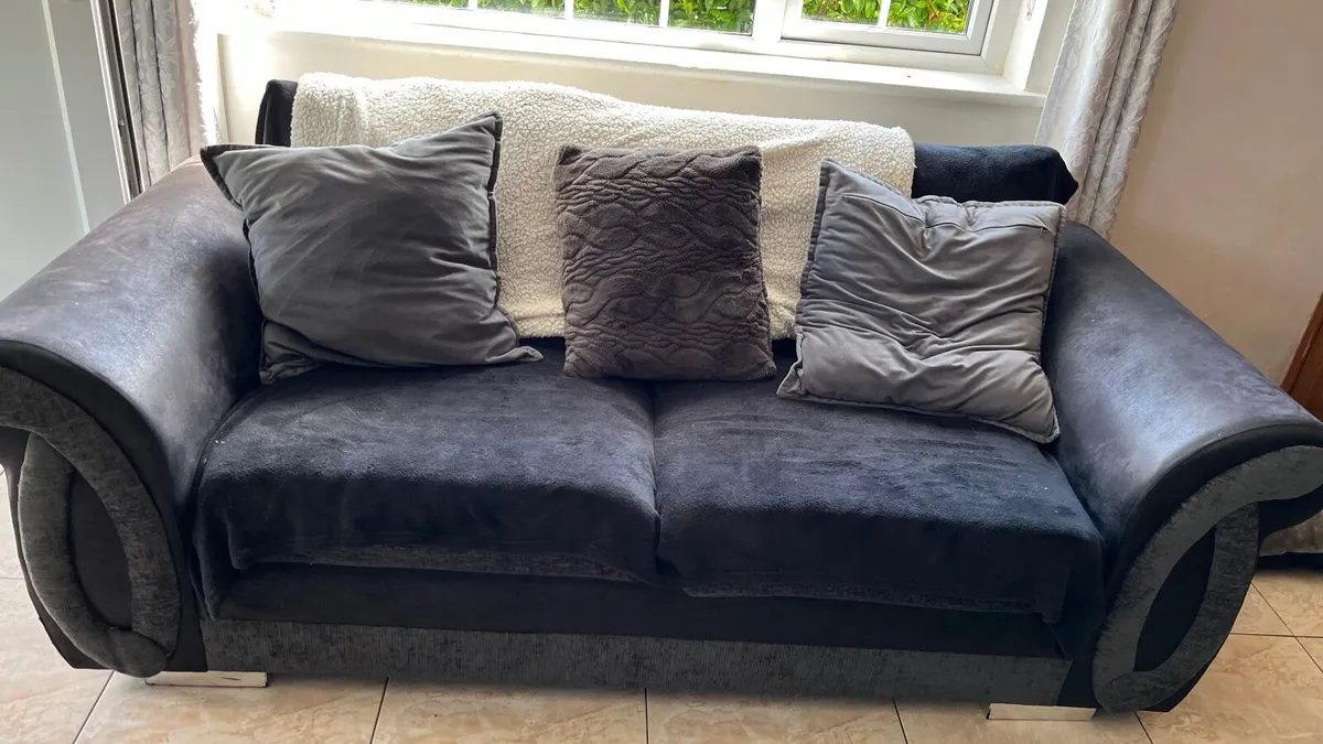 3seater ,2seater & large swivel  chair all in good - Image 1