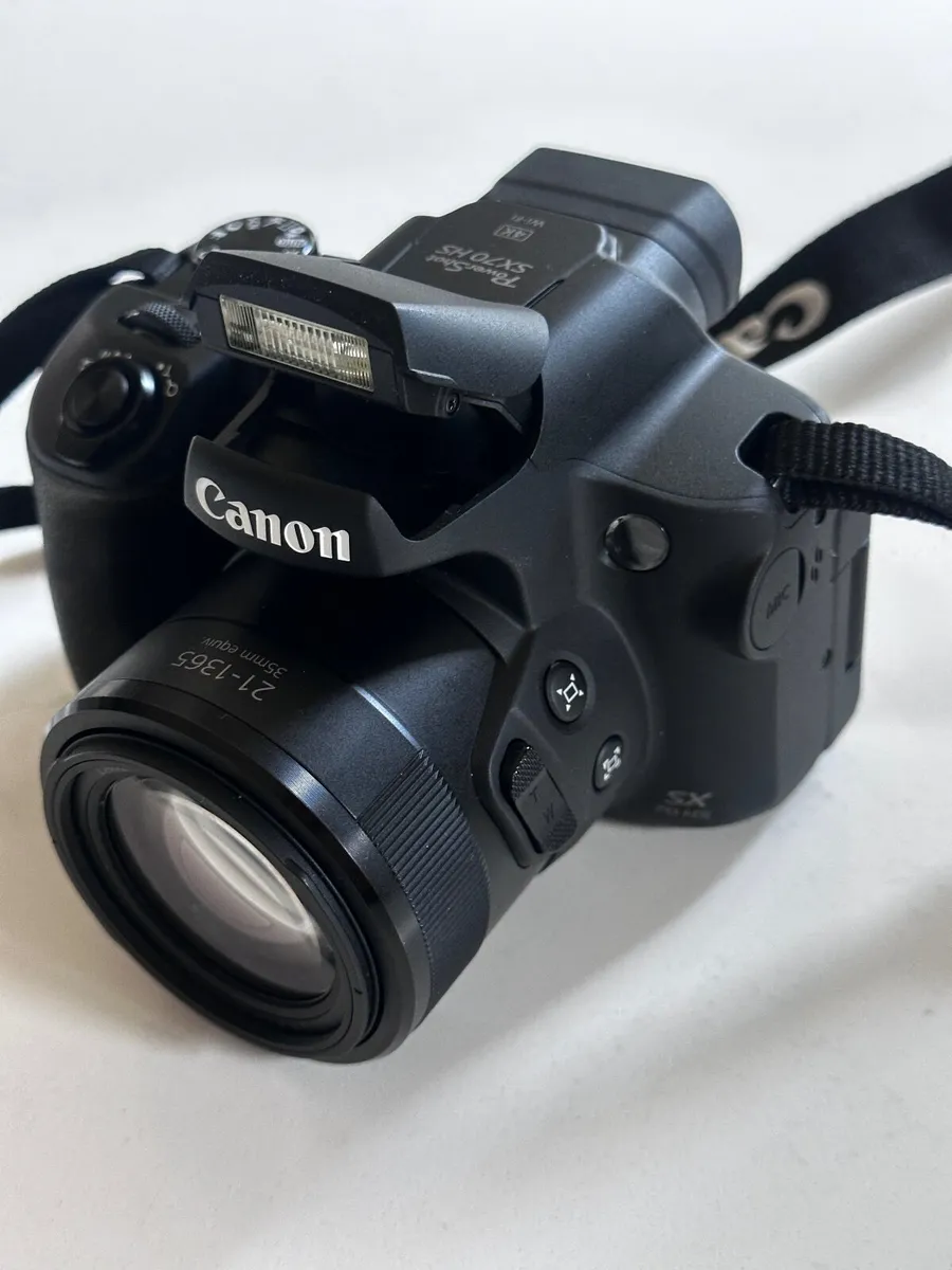 Canon Powershot SX70 DSLR Camera - Image 1