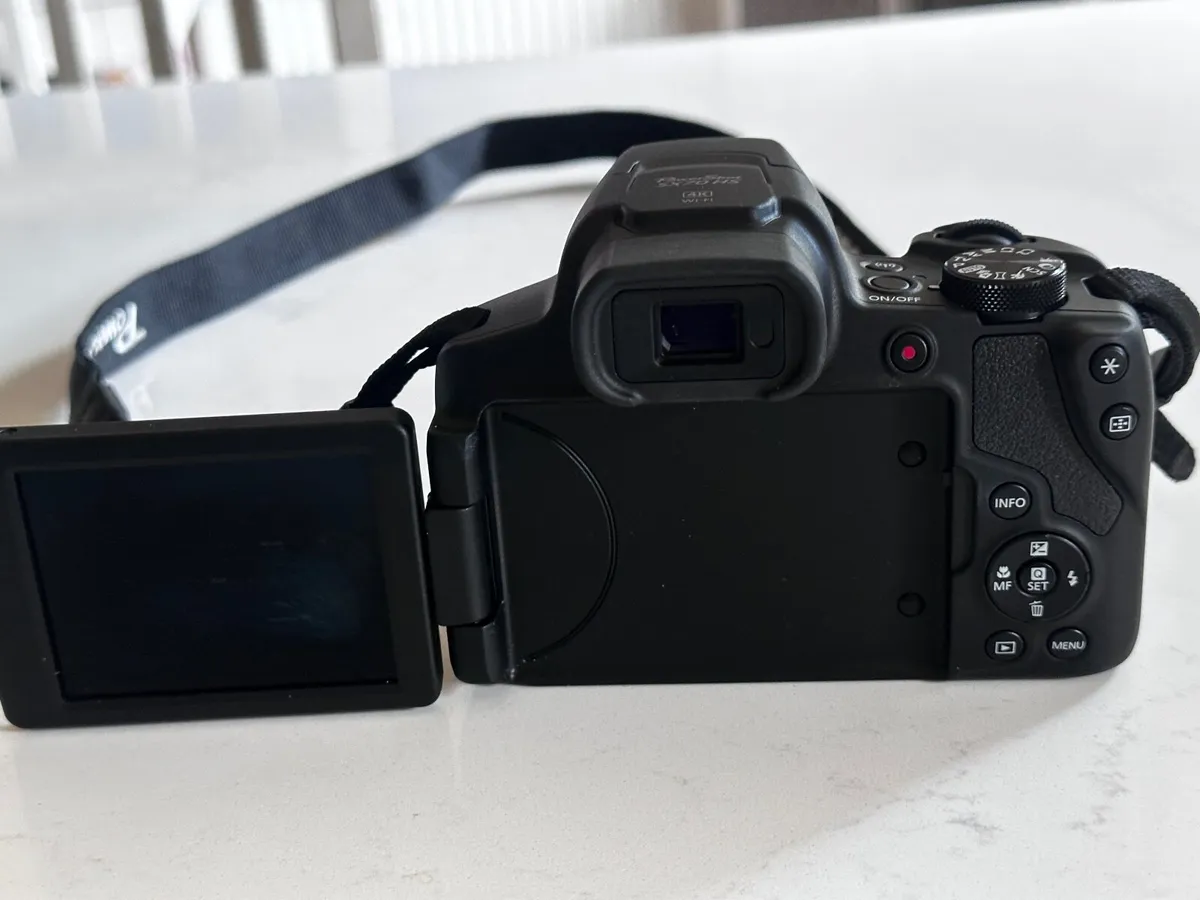 Canon Powershot SX70 DSLR Camera - Image 3