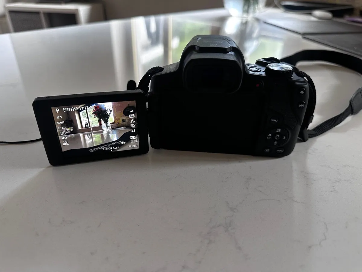 Canon Powershot SX70 DSLR Camera - Image 4