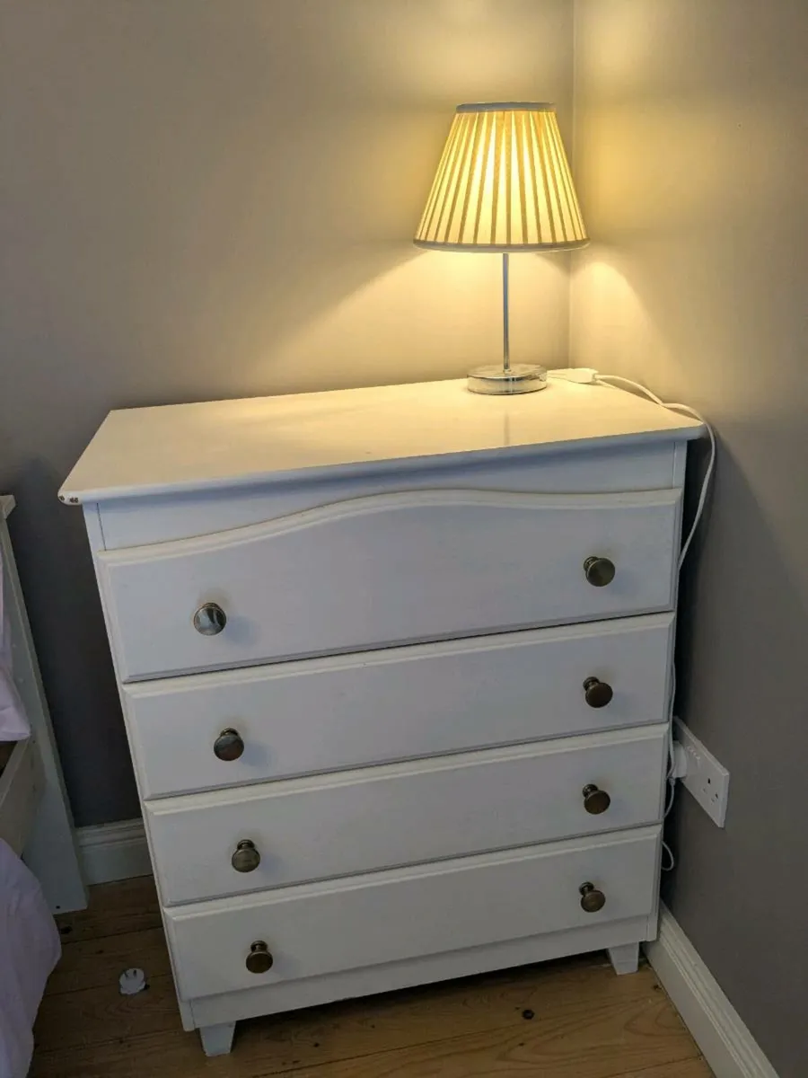 Chest of drawers - Image 1