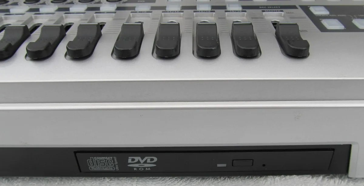 Fostex MR16 Digital Multitracker with both manuals - Image 3
