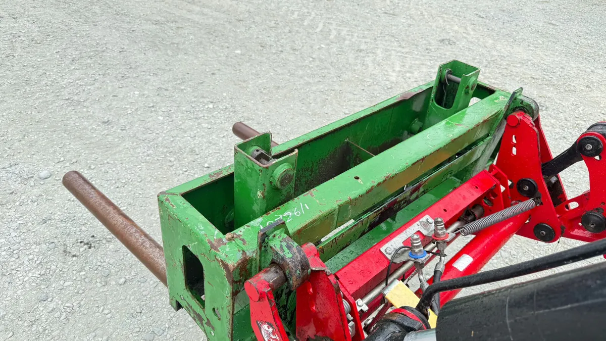 McHale Bale Handler - €650 + VAT - Image 4