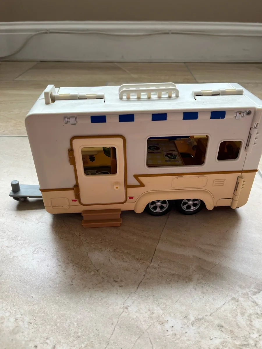 Bluey caravan play set - Image 1