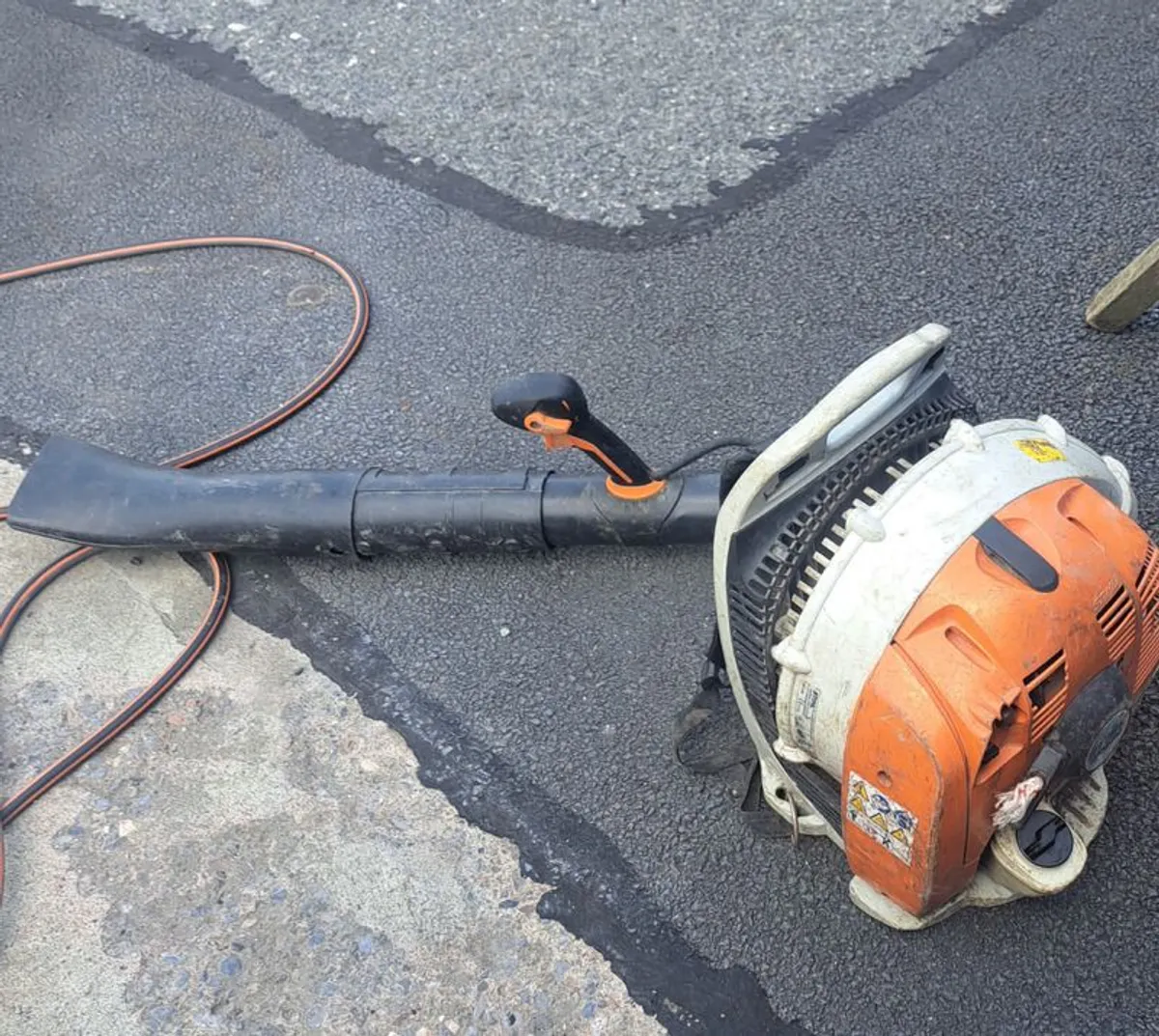 Leaf blower - Image 1