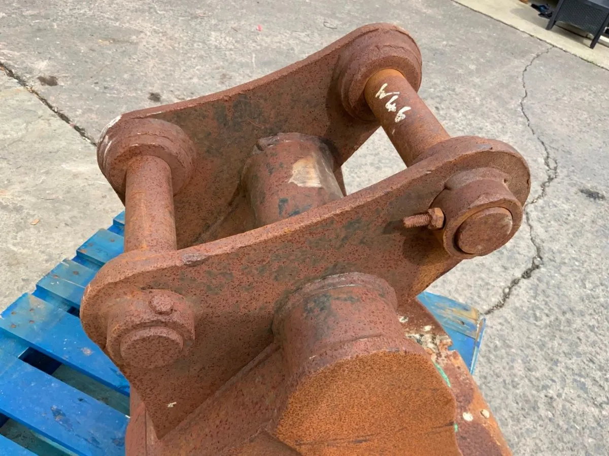 18" DIGGING BUCKET..........50mm PINS.........195 - Image 3