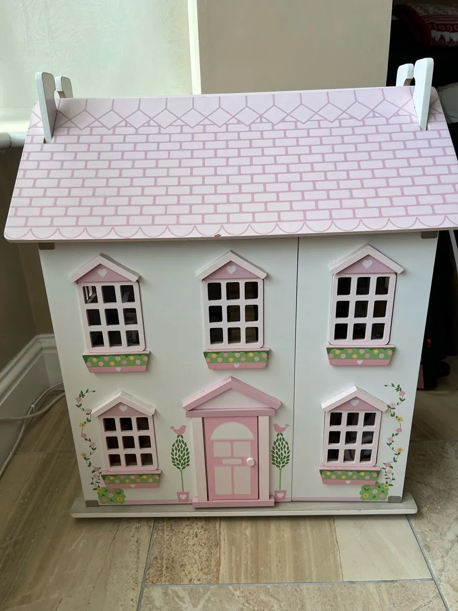 Little Town Dolls House - Image 1