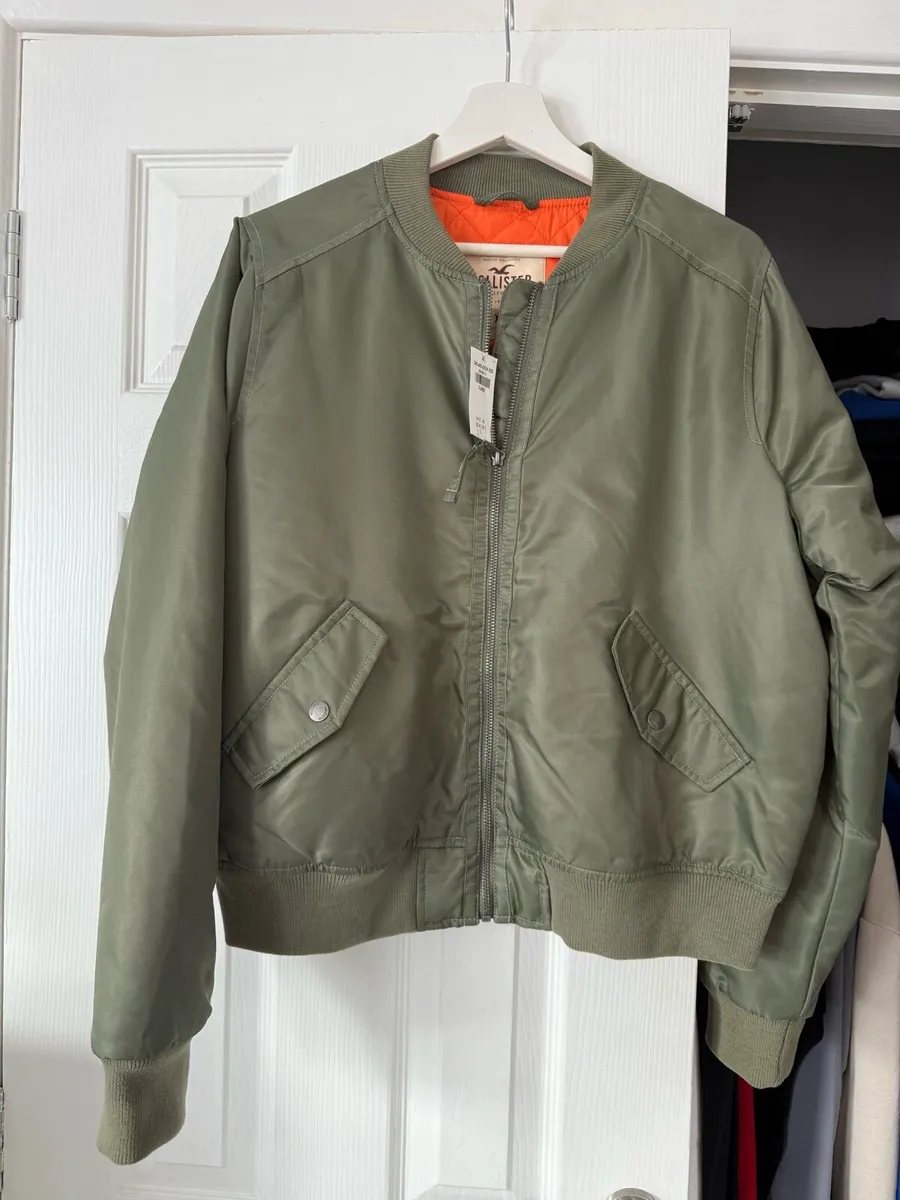 Hollister Bomber Jacket new - Image 1