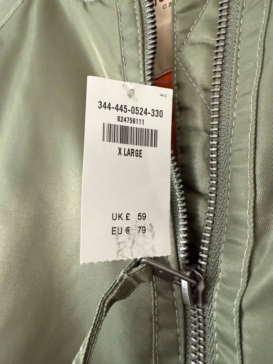 Hollister Bomber Jacket new - Image 2