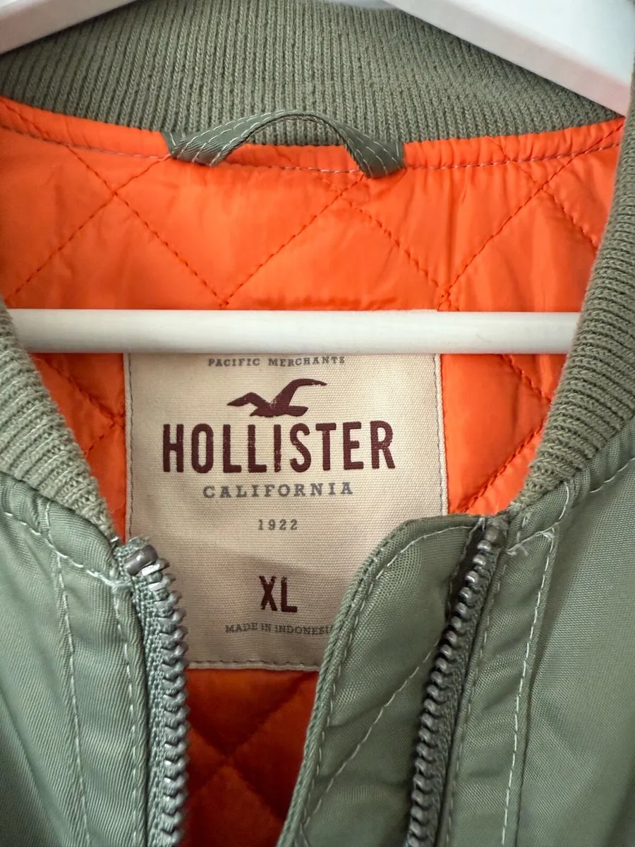 Hollister Bomber Jacket new - Image 4