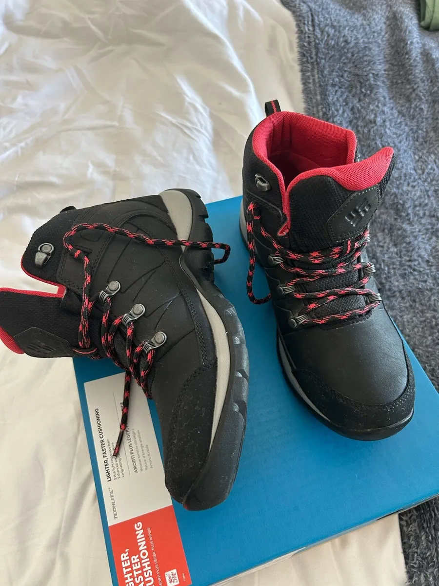 Walking shoes - Image 2