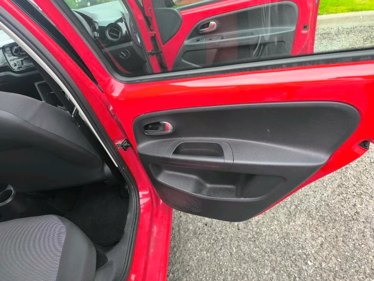 Car - Image 4