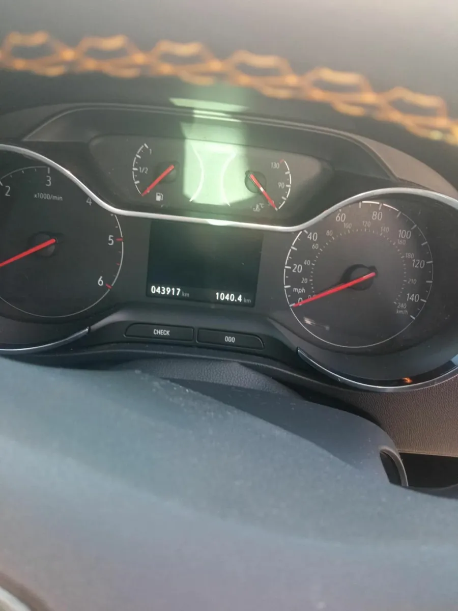 Vauxhall Crossland X 2019 - Image 4
