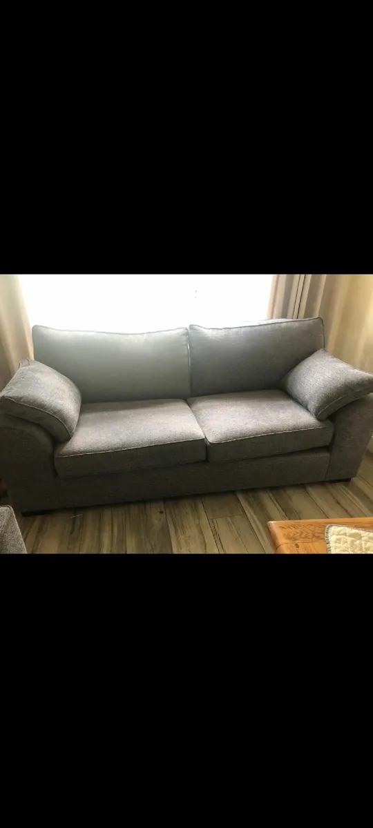 Suite of furniture - Image 1