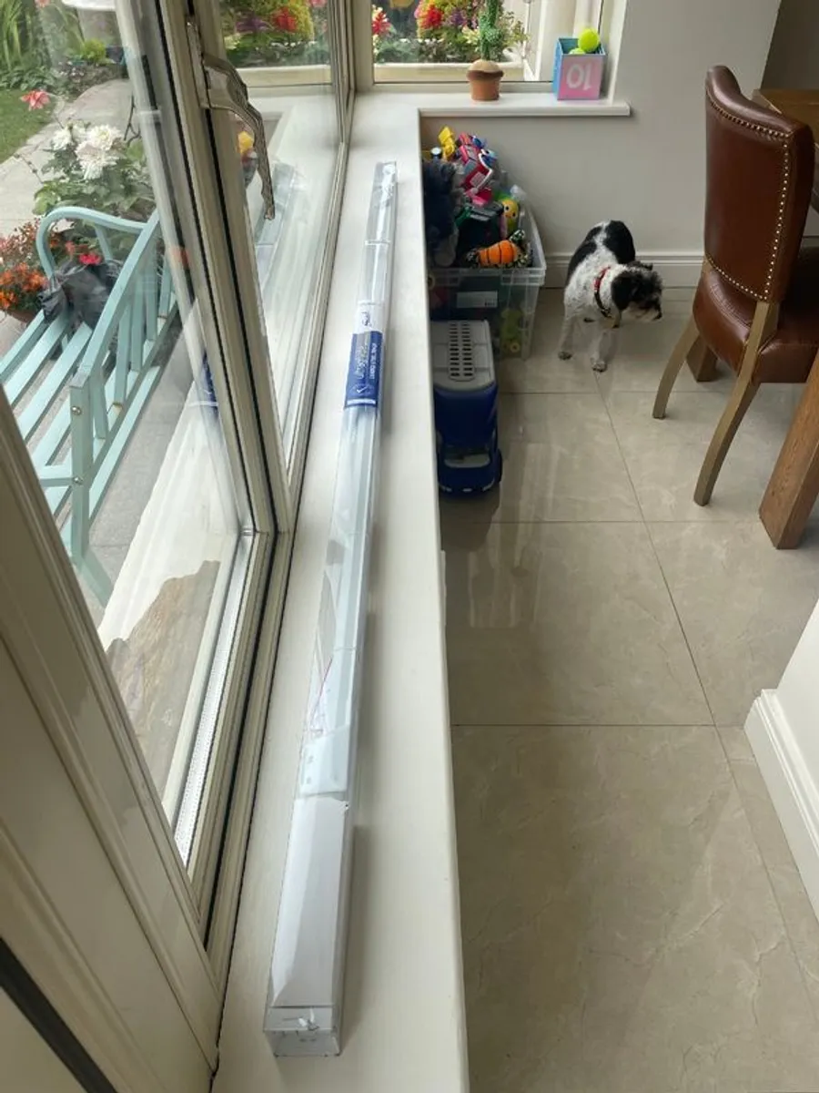 Curtain rail - Image 2