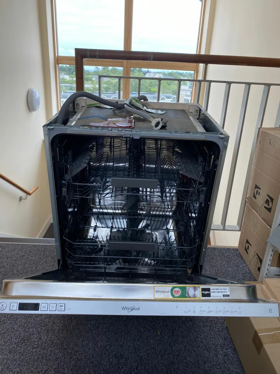 Whirlpool Integrated Dishwasher – Hardly Used! - Image 2