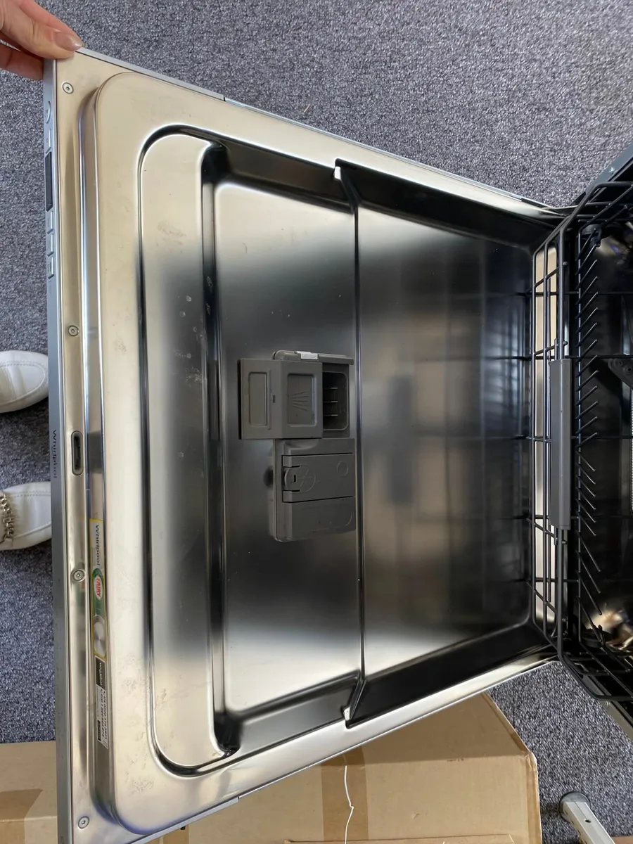 Whirlpool Integrated Dishwasher – Hardly Used! - Image 3