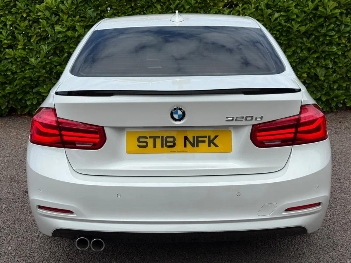BMW 3-Series 2018 **Low miles** - Image 3