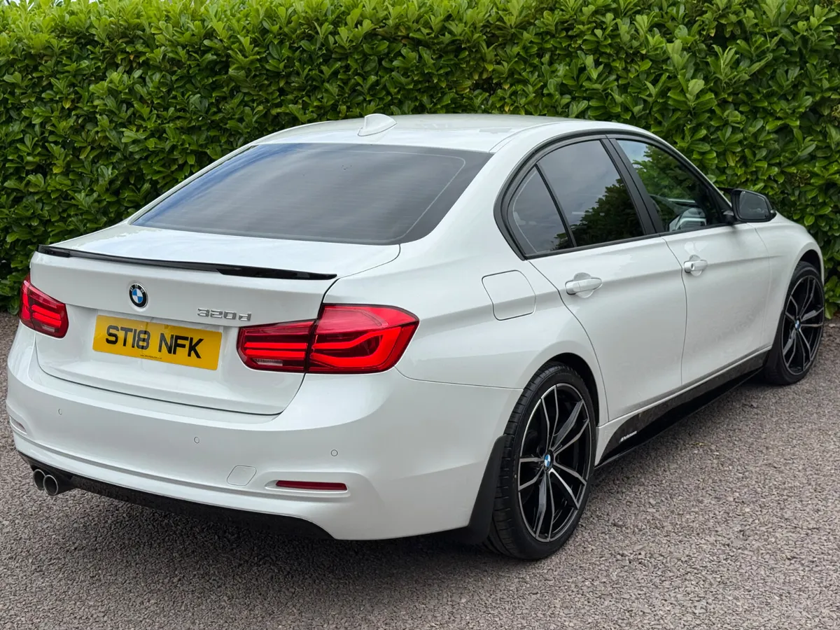 BMW 3-Series 2018 **Low miles** - Image 4