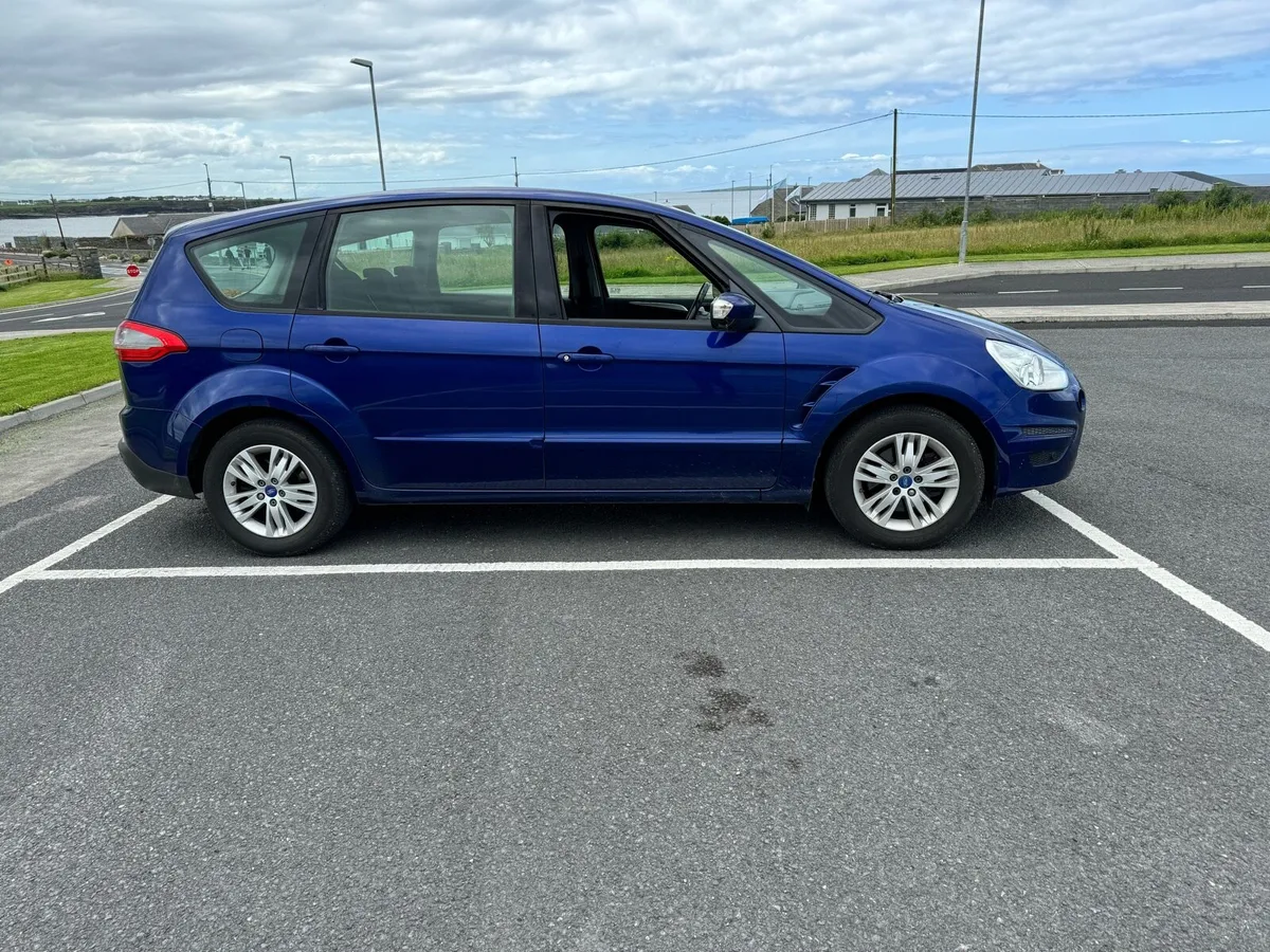 142 Ford S-Max - Image 2