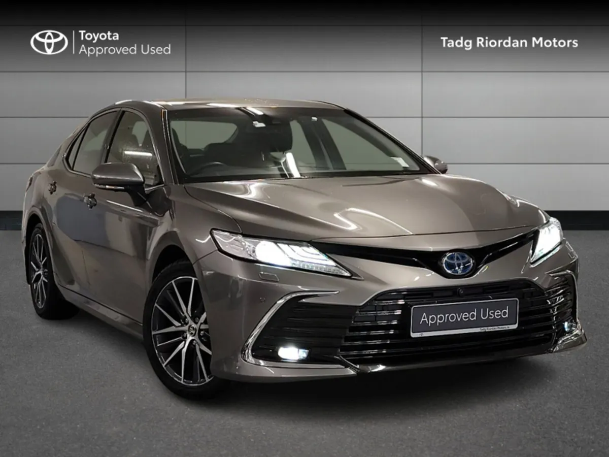 Toyota Camry PLATINUM EDITION - Image 1