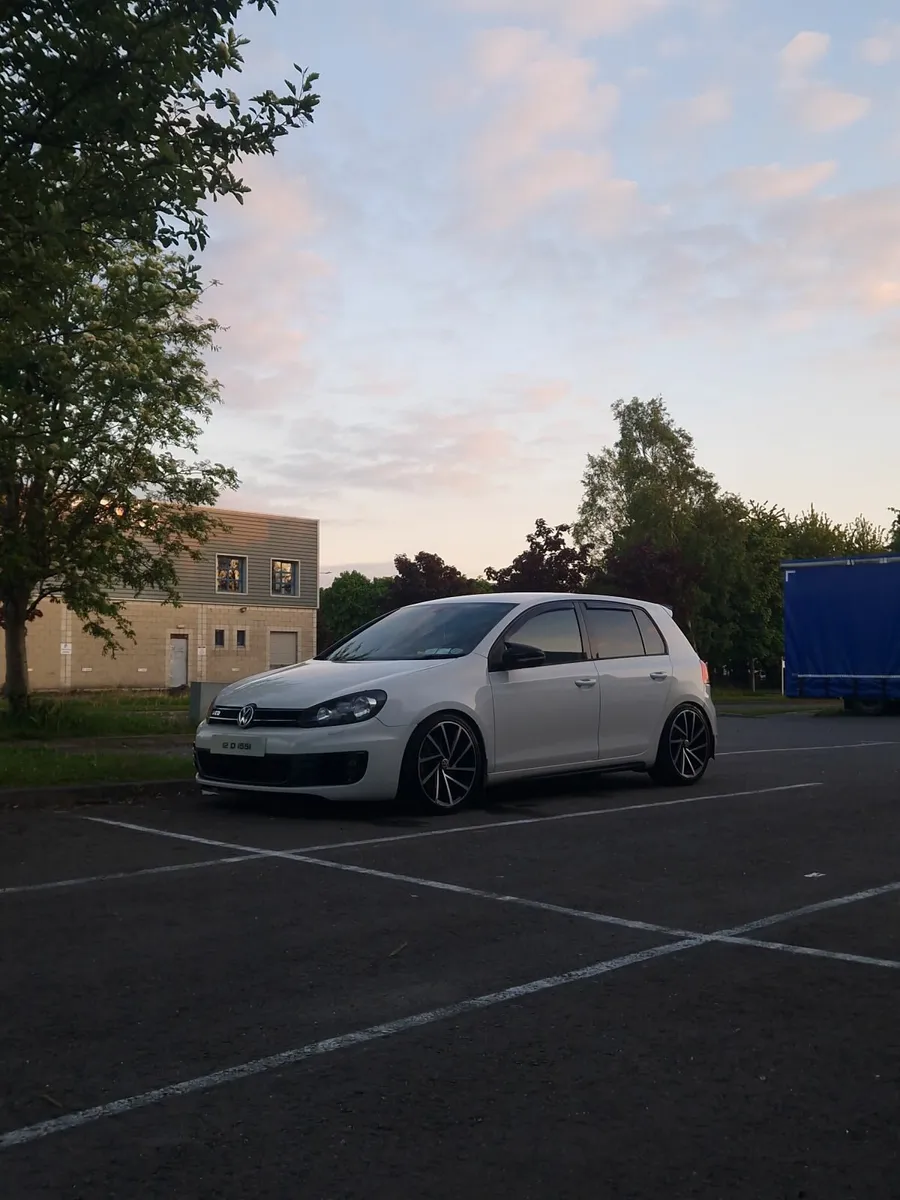 Volkswagen Golf 2012 - Image 1