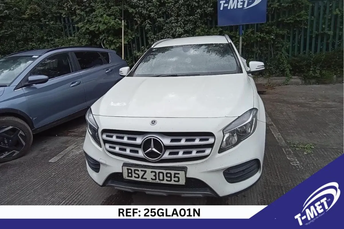 2017 MERCEDES GLA-CLASS BREAKING FOR PARTS - Image 2