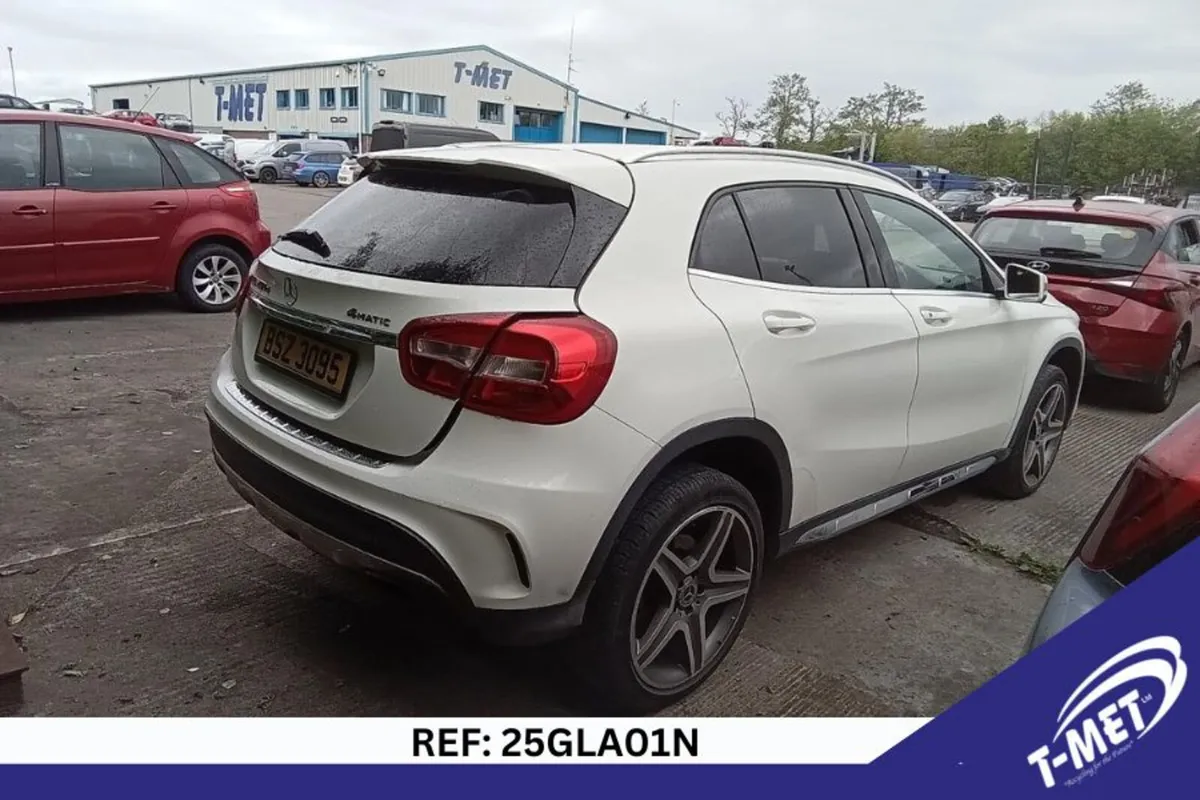 2017 MERCEDES GLA-CLASS BREAKING FOR PARTS - Image 4