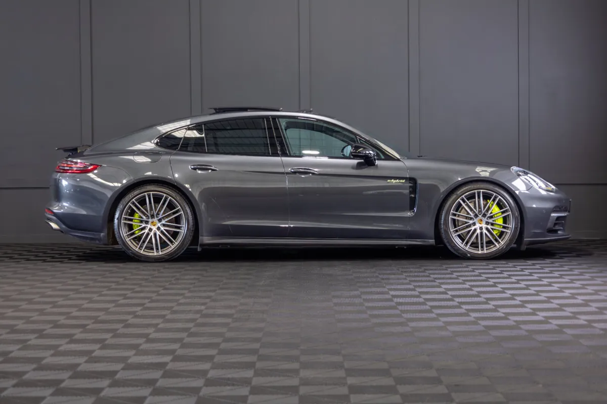 172 Porsche Panamera 4 V6 E-Hybrid - Image 2