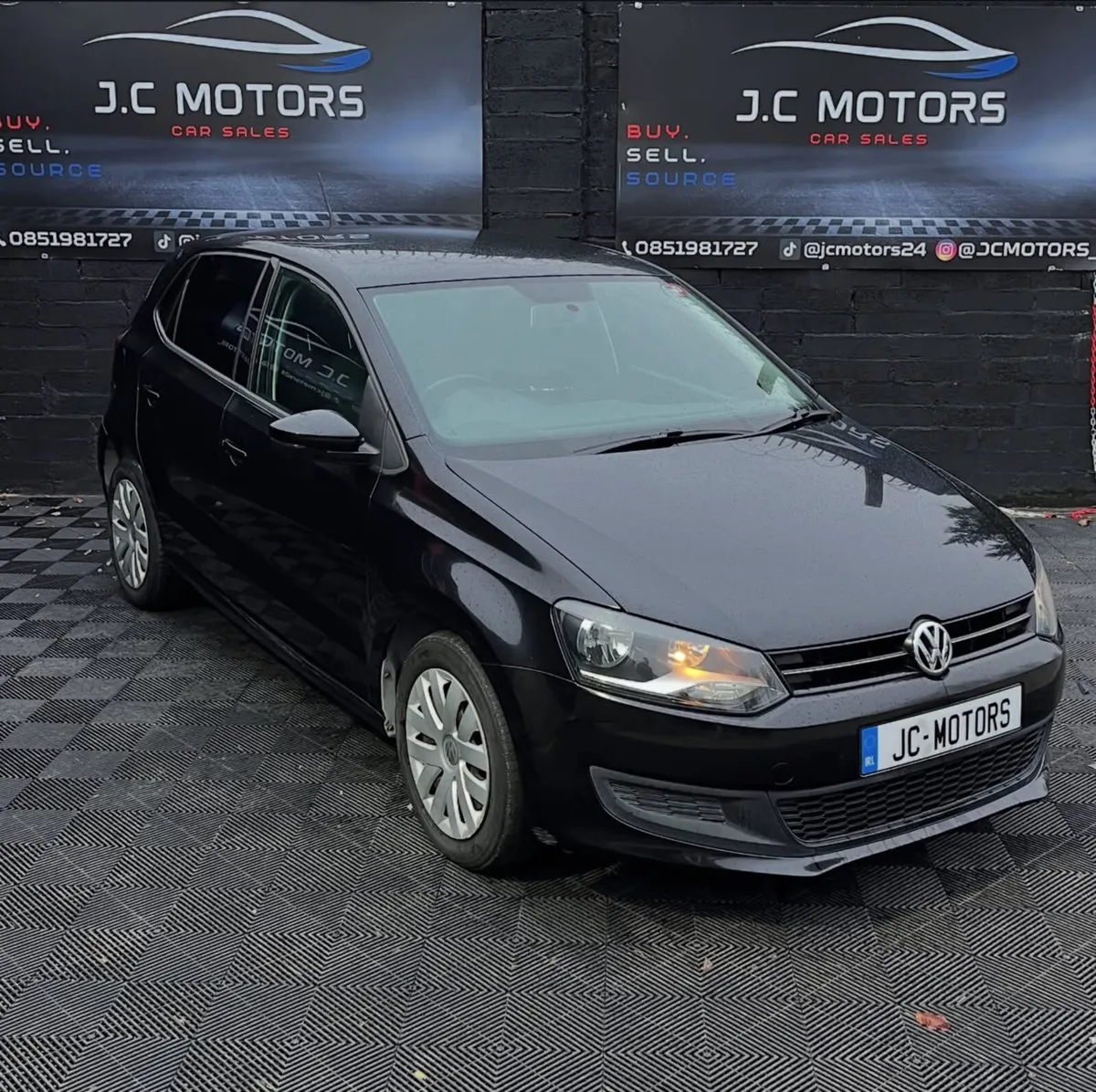 2011 VW Polo Manual - Image 1