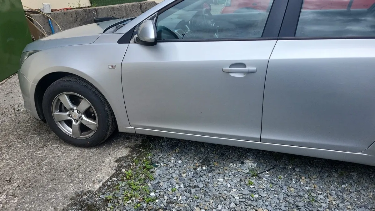 Chevrolet Cruze 2012 - Fresh NCT & 6 Months Tax - Image 2