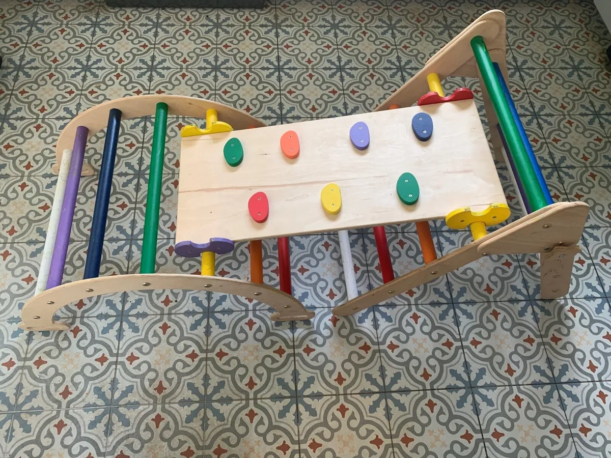 Toddler indoor climbing frame - Image 1
