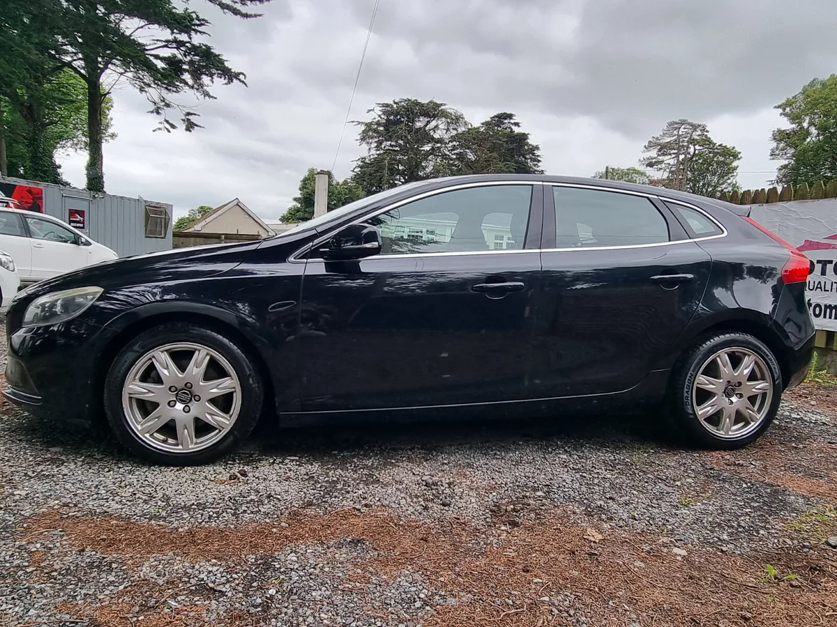 2013 Volvo V40 Automatic - Image 4