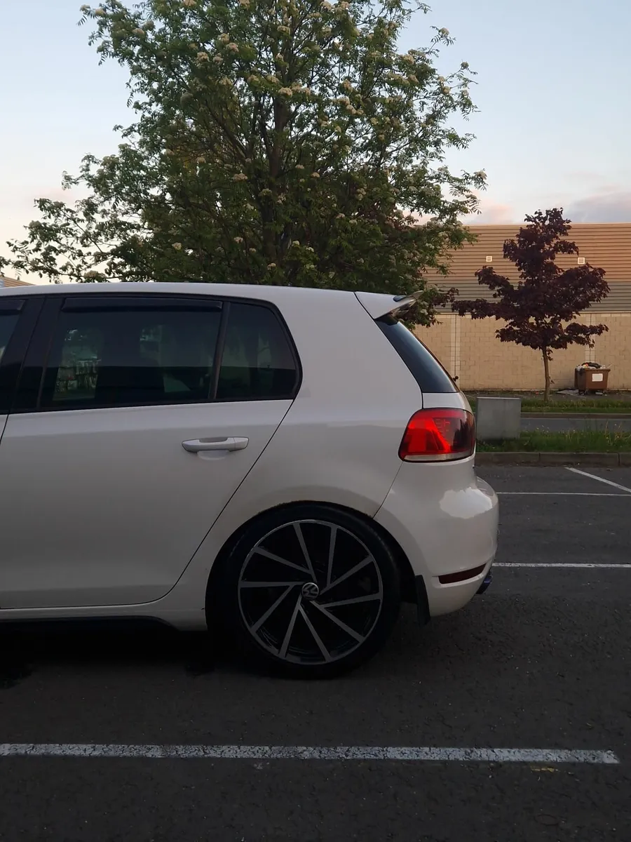 Volkswagen Golf 2012 - Image 4