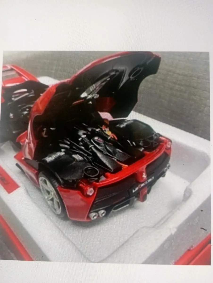 BbURAGO La FERRARI DIE-CAST SPORTS CAR - Image 4