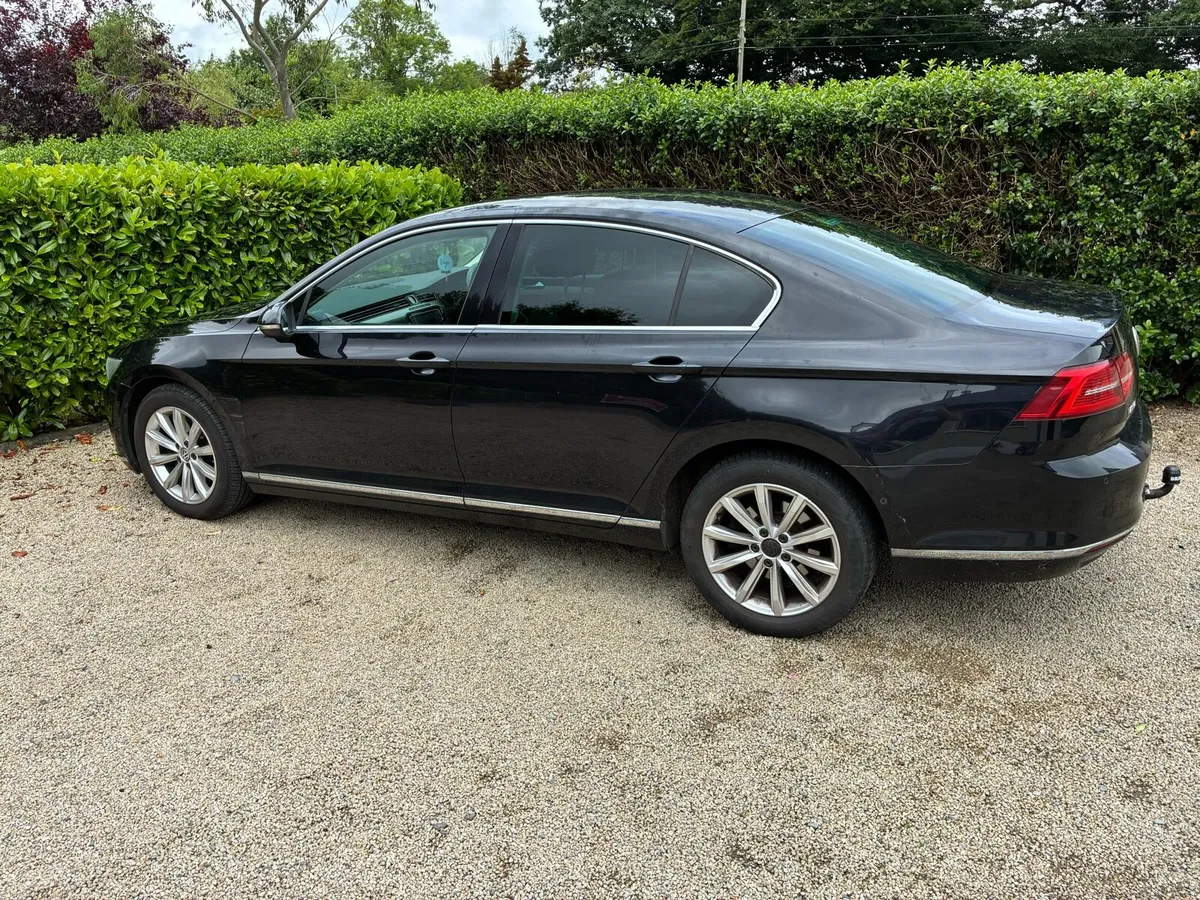 Car - Image 4