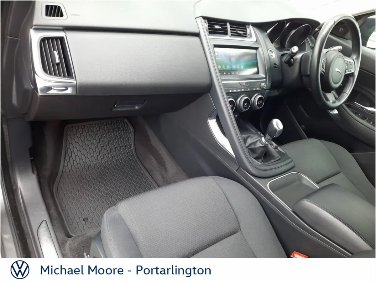 Jaguar E- PACE 2.0d I4 150 PS FWD Manual S - Image 4