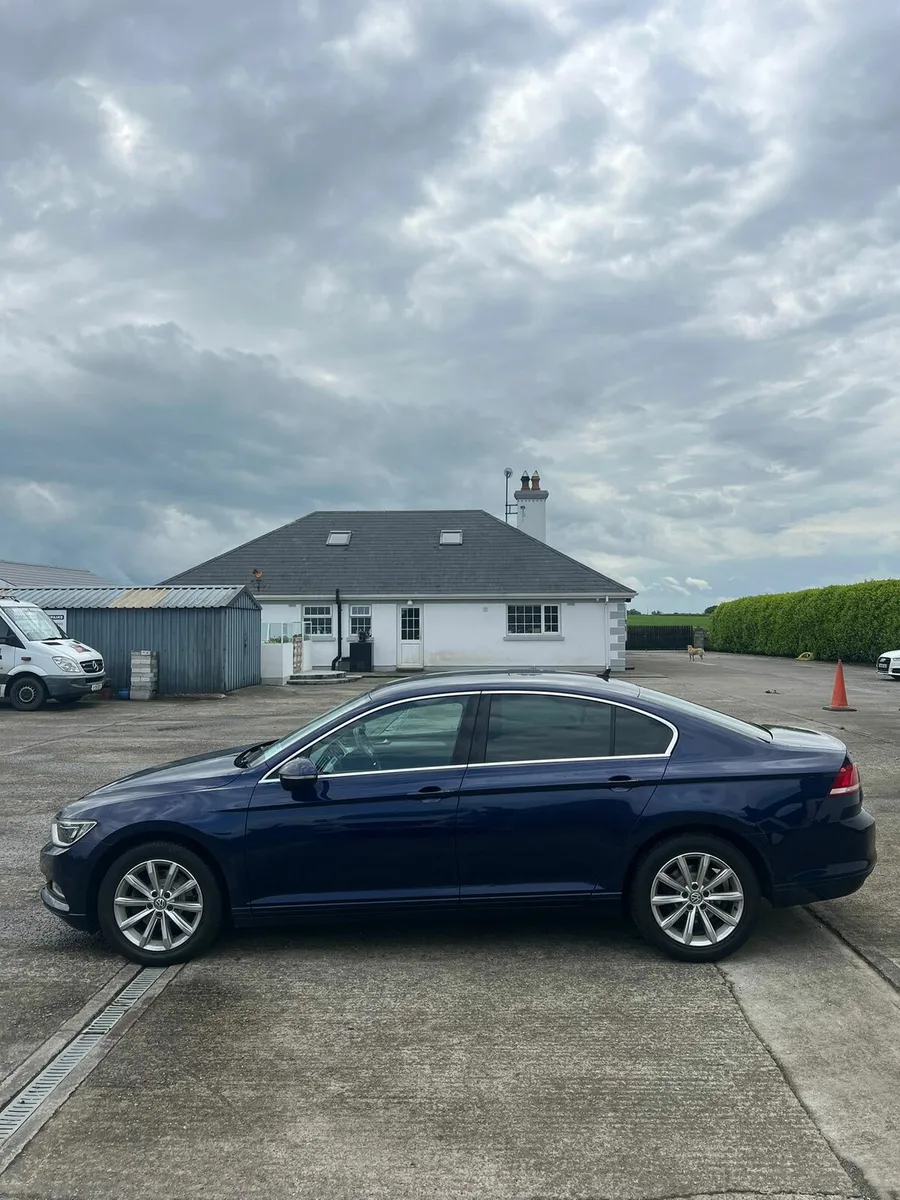 VOLKSWAGEN PASSAT - Image 3