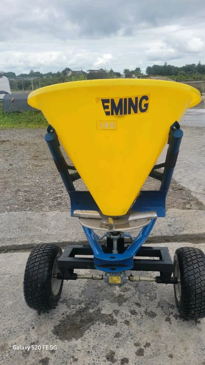 Quad Fertiliser Spreader - Image 4