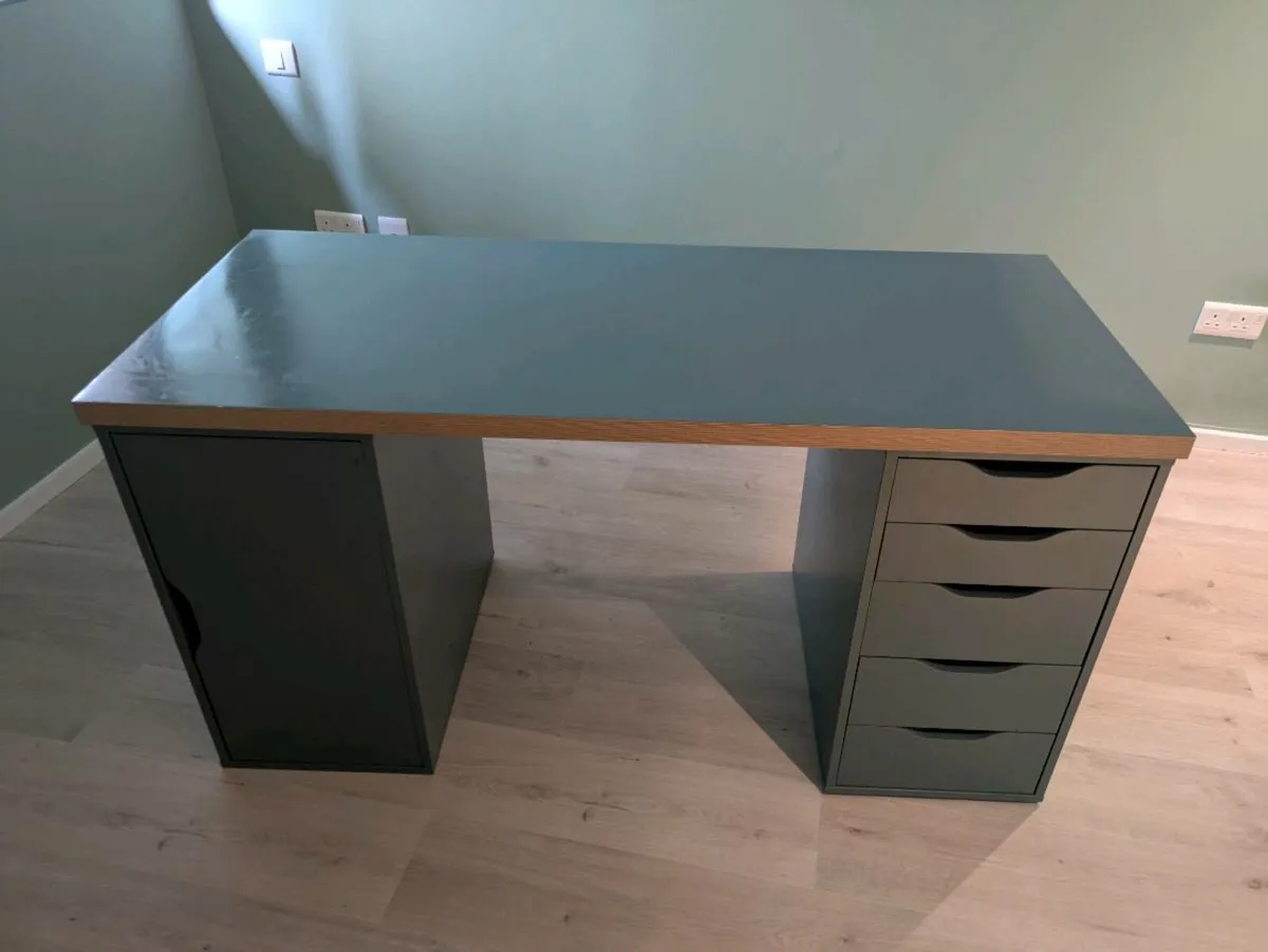 Office desk - Image 1