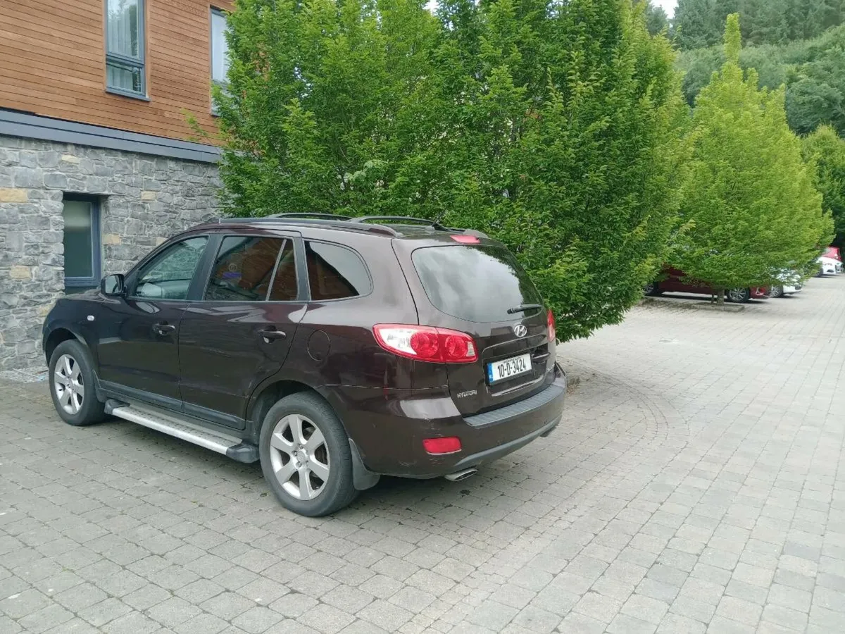 Hyundai Santa Fe 2010 auto - Image 2