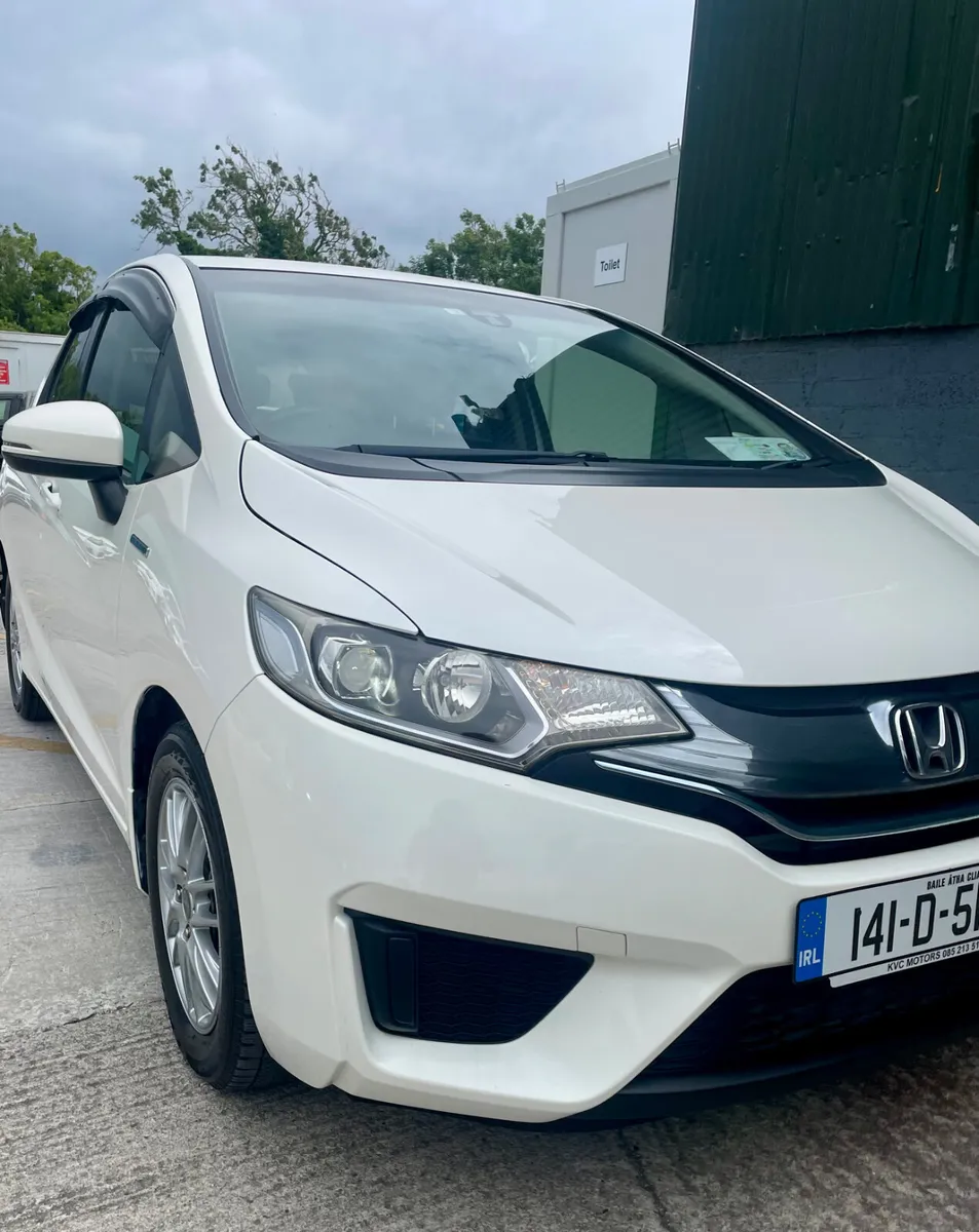 Honda Fit 2014 - Image 2