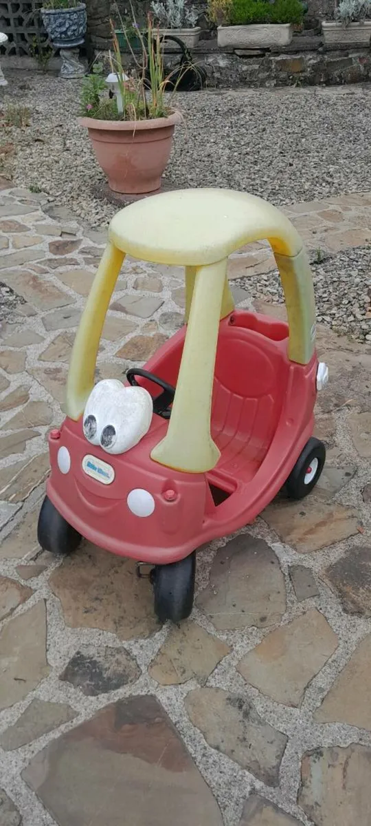 Kids scooter and car - Image 1