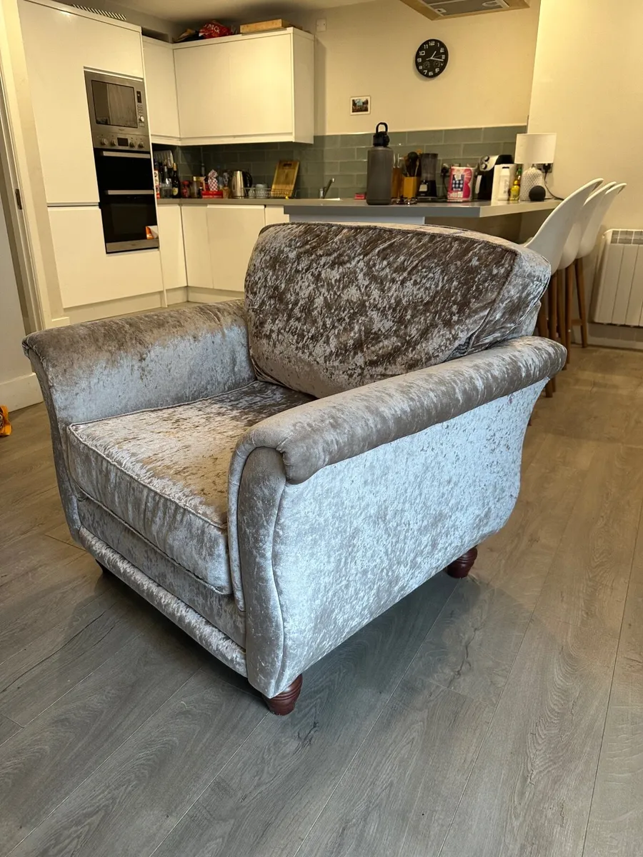 Armchair - Image 1